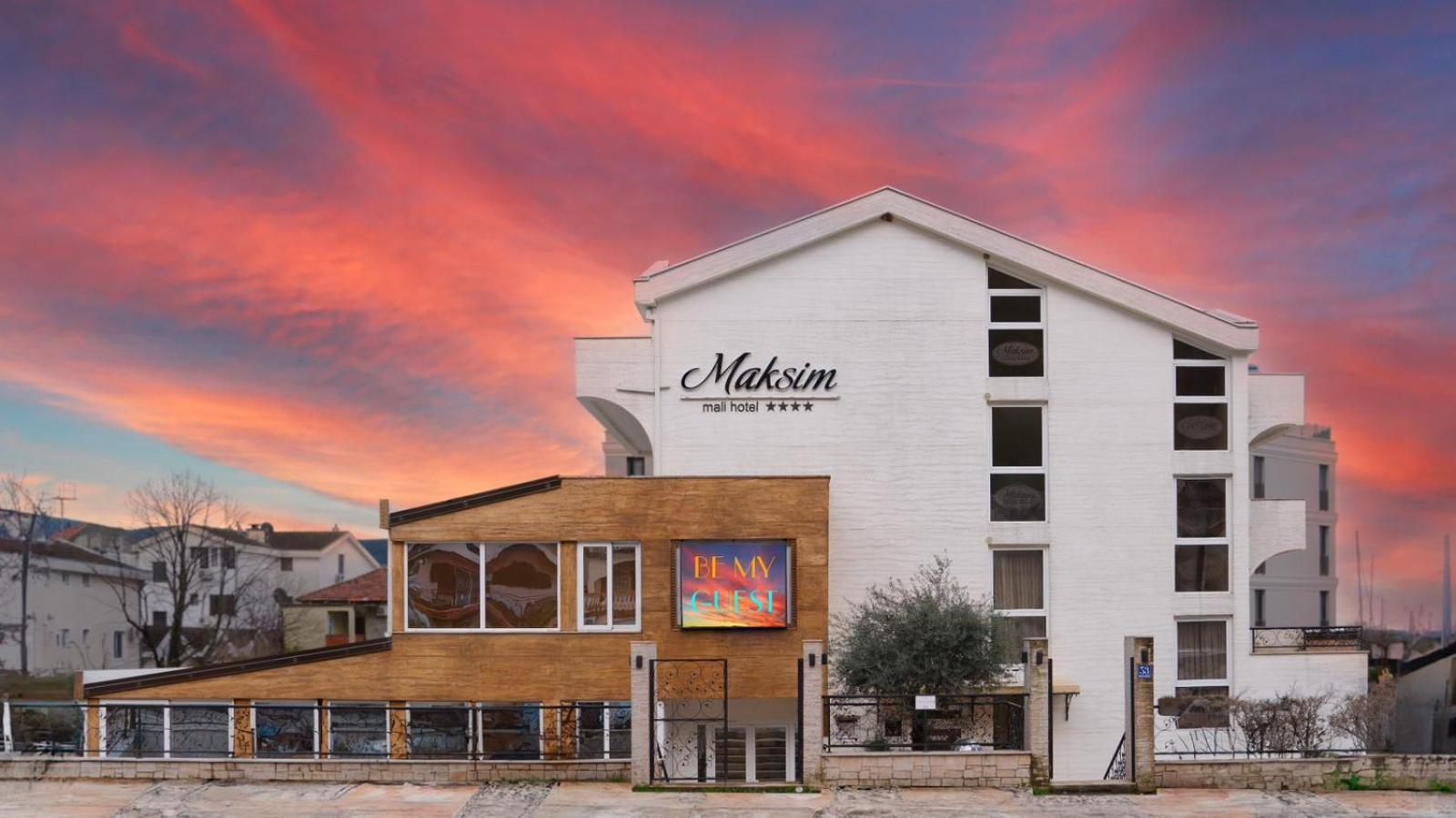 Hotel Maksim ヘルツェグ・ノヴィ エクステリア 写真