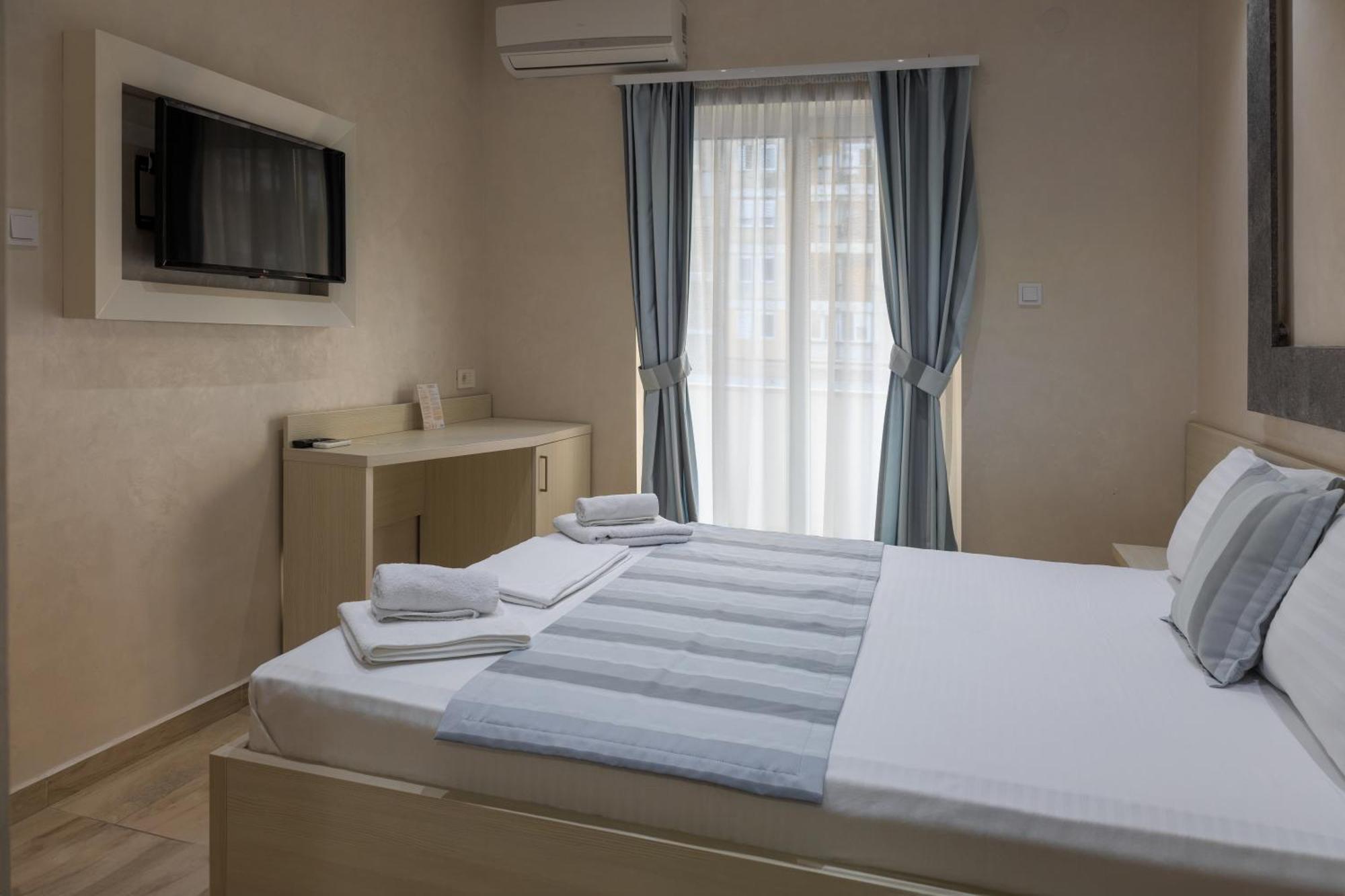 Hotel Maksim ヘルツェグ・ノヴィ エクステリア 写真